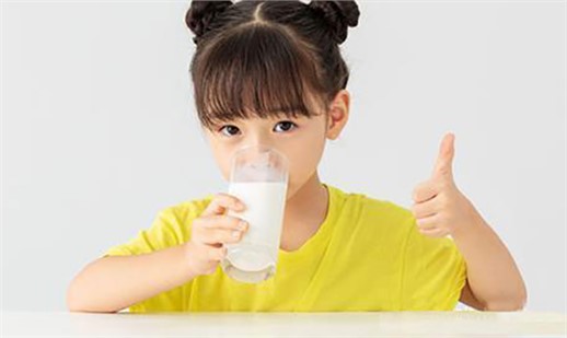 高端兒童配方奶粉【伊百分】 — “伊”百分的好評(píng)、“伊”百分的喜愛