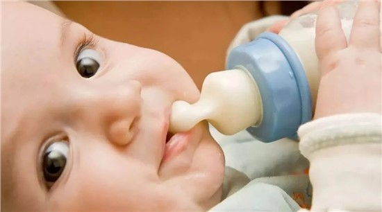 寶寶乳糖不耐受，一定要放棄母乳喂養嗎？